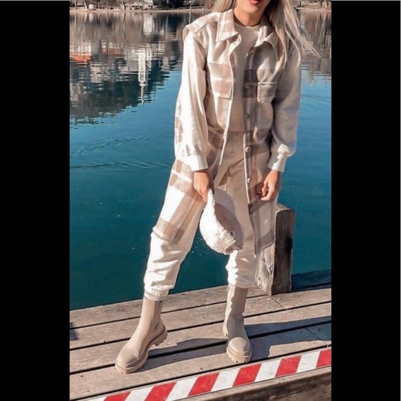 sleveless shirt jacket - Picture 4 of 7